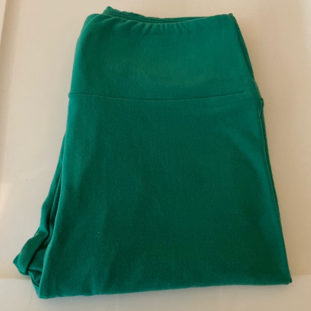 Lularoe New Medium Green Soft OS Leggings